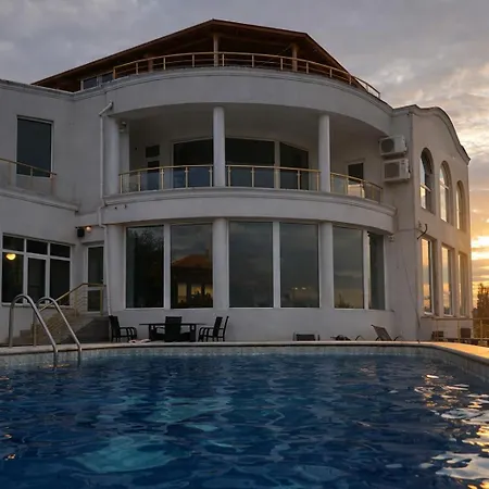 Amber בית הארחה